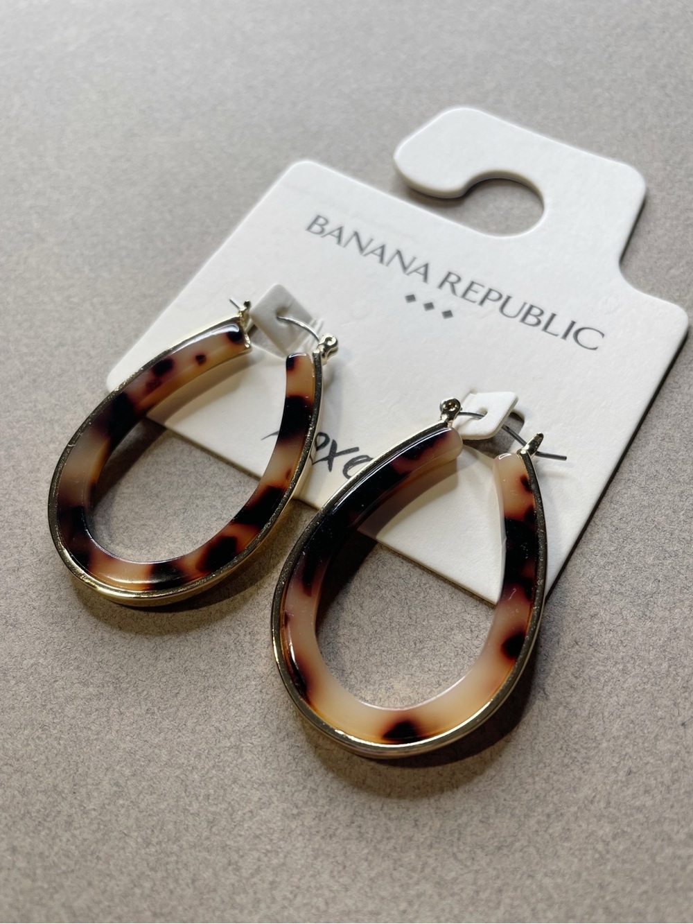 NEW Banana Republic Tortoise Shell + Goldtone Teardrop Hoop Earrings Autumn Fall